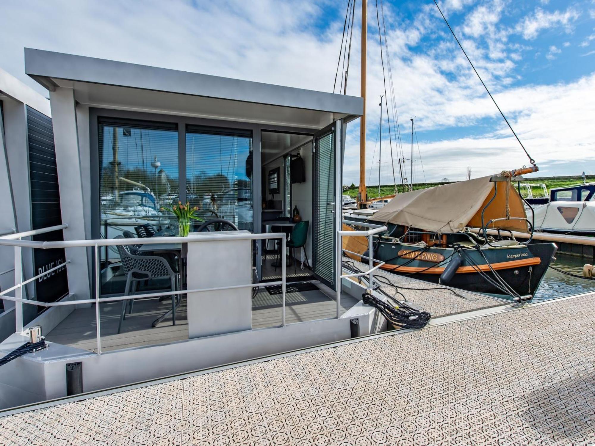 Waterlodge Blue Lagoon On A Jetty For 4 People カンペルラント エクステリア 写真
